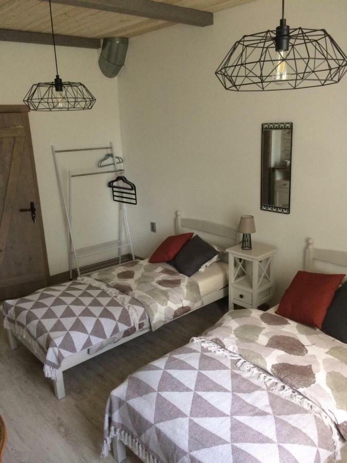 Dzirnavinas Motel Biksti Eksteriør billede